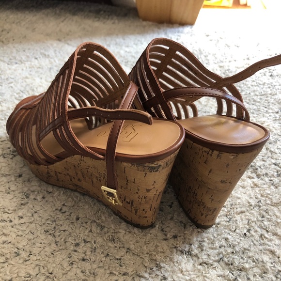 Strappy Brown Wedges 🌼 - Picture 4 of 4